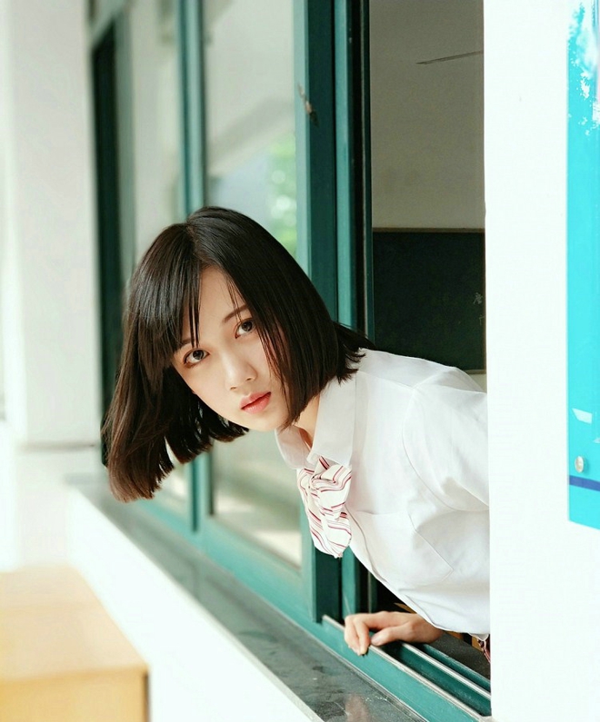 日系学生校服美女甜美娇巧唯美写真