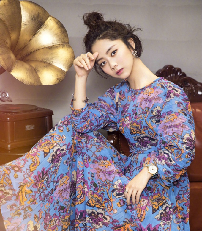 清纯女星谭松韵白衬衣清新美图