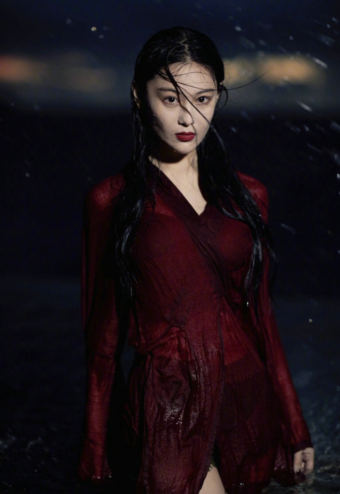 张馨予夏日清凉大片写真