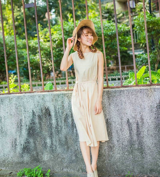 清纯稚嫩美女户外写真