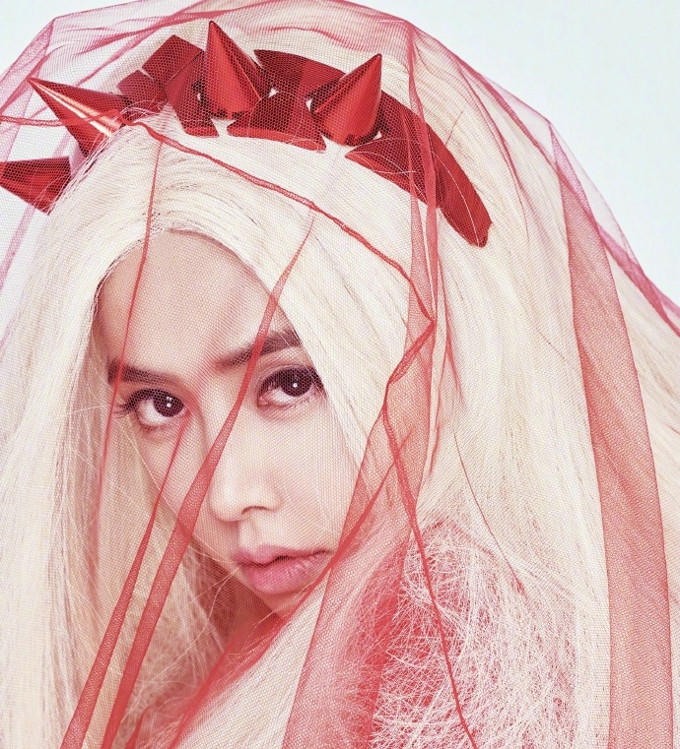 亚洲舞娘蔡依林冰与火之歌时尚非主流写真