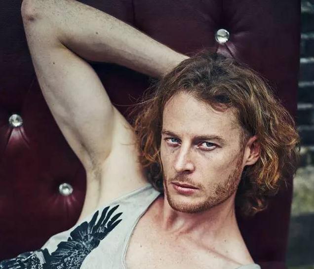 看这眼睛，不仅撩人，还给照片加戏!