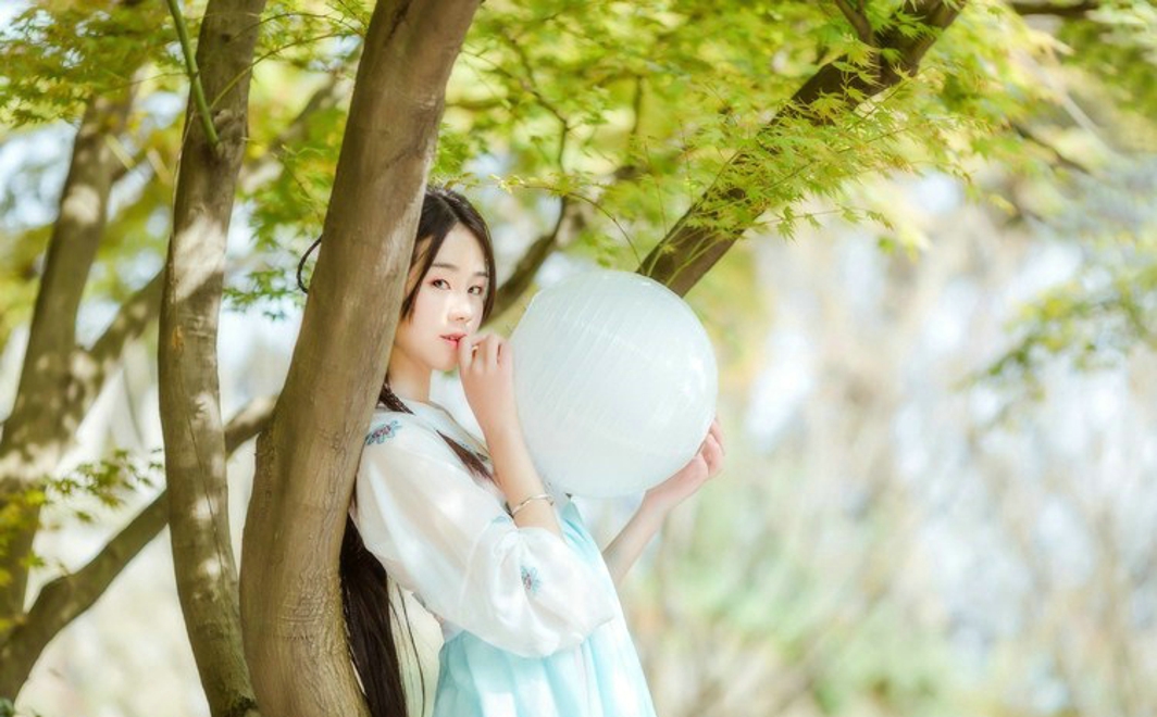 清纯古典美女仙气十足