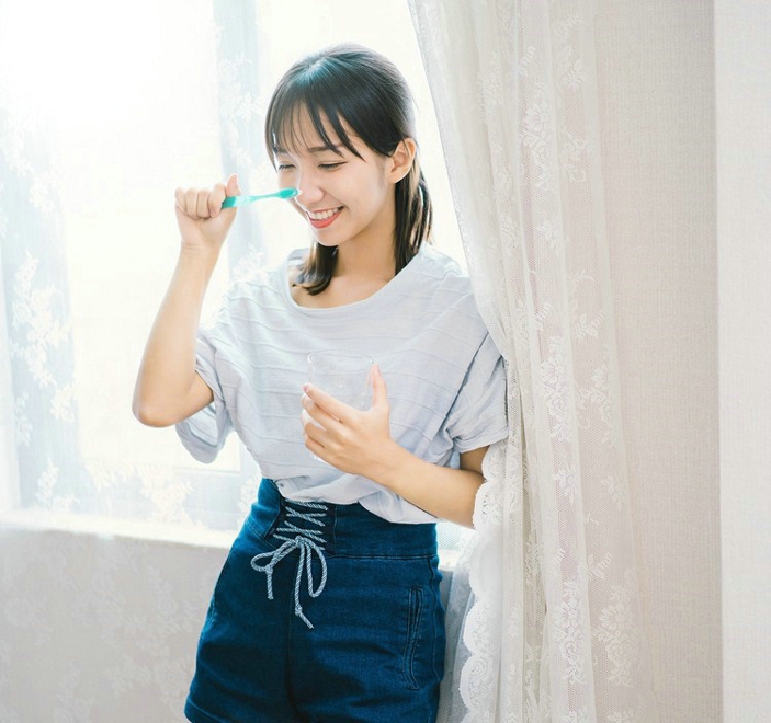 可爱清甜小美女清纯俏皮闺房娇嫩白皙靓丽写真