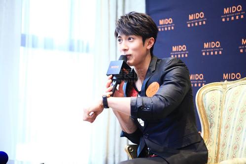 吴尊帅气写真图片