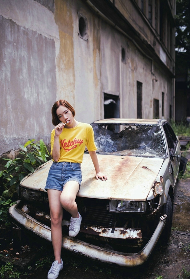 碎花长裙麻花辫草帽美女清新怡人写真套图