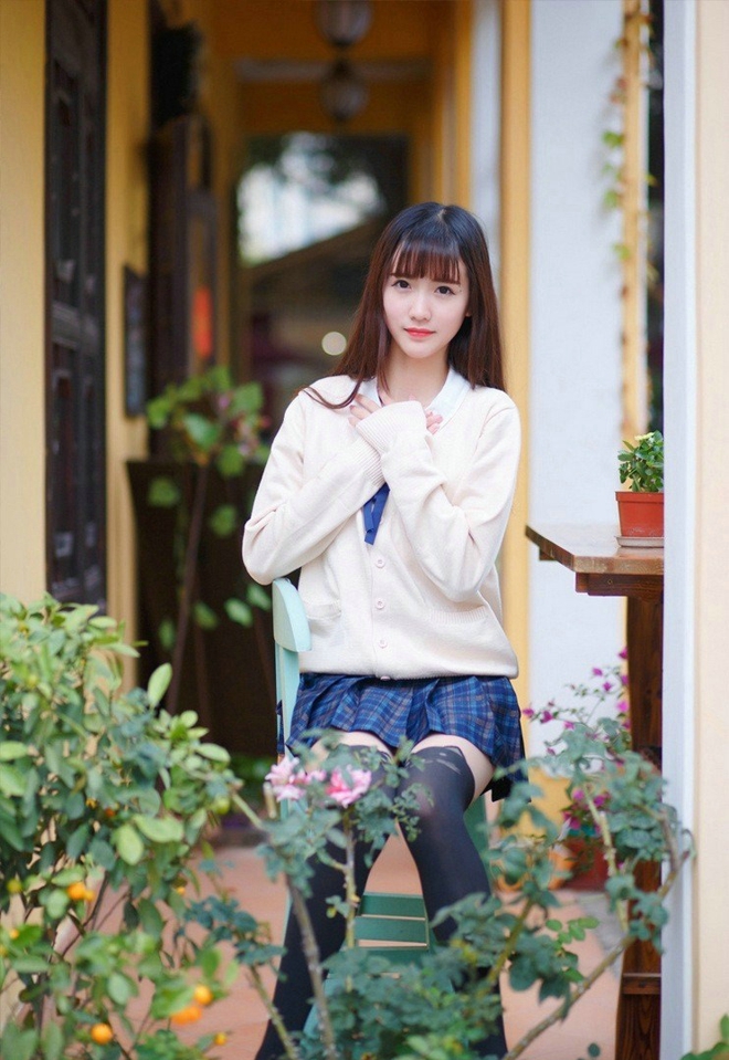 秀气艺术学院日系美女