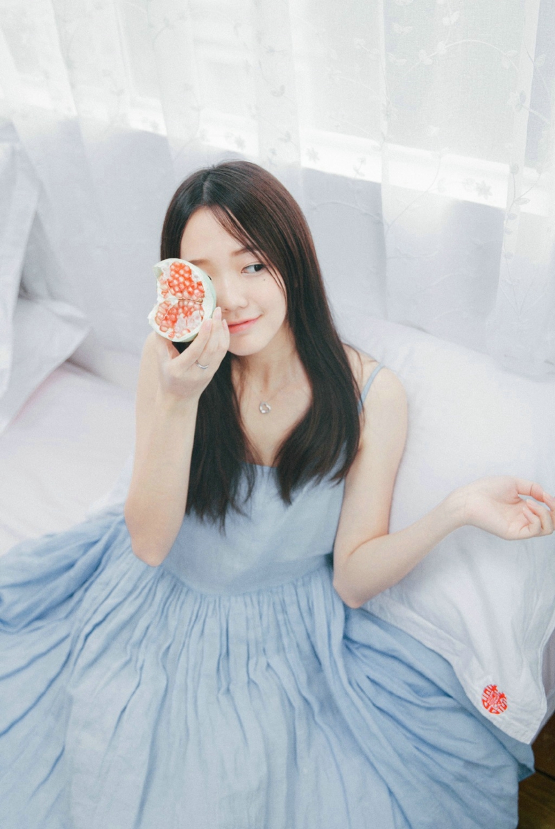 高颜值古装美女柔婉安静动人写真