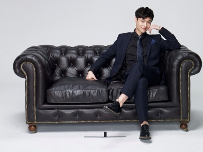 张艺兴帅气写真照