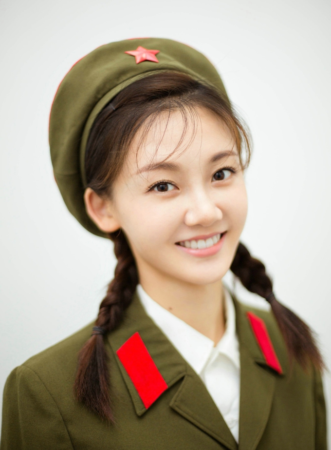 楚乔传小七苗苗新甜美写真