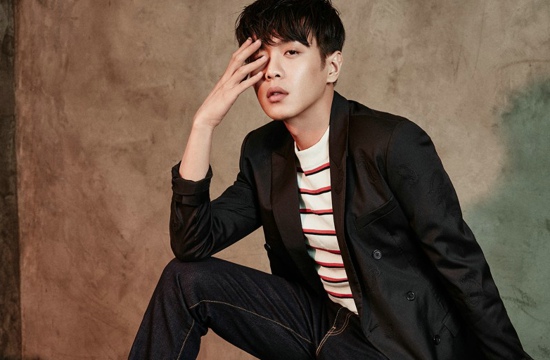 帅气英俊帅哥张若昀写真照片