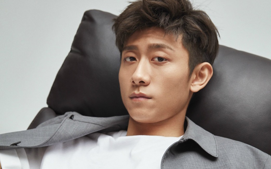 痞帅张一山图片桌面壁纸