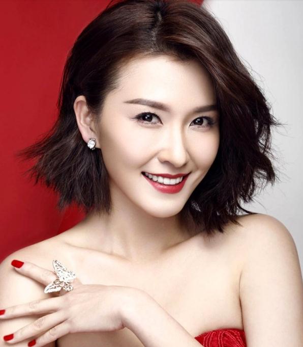 优雅气质美女 新春时尚写真