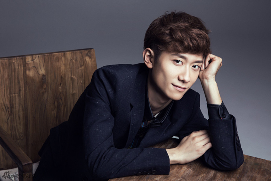 痞帅张一山图片桌面壁纸