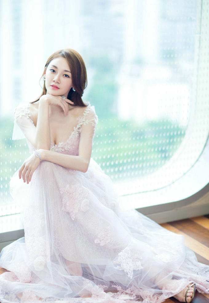 楚乔传小七苗苗新甜美写真