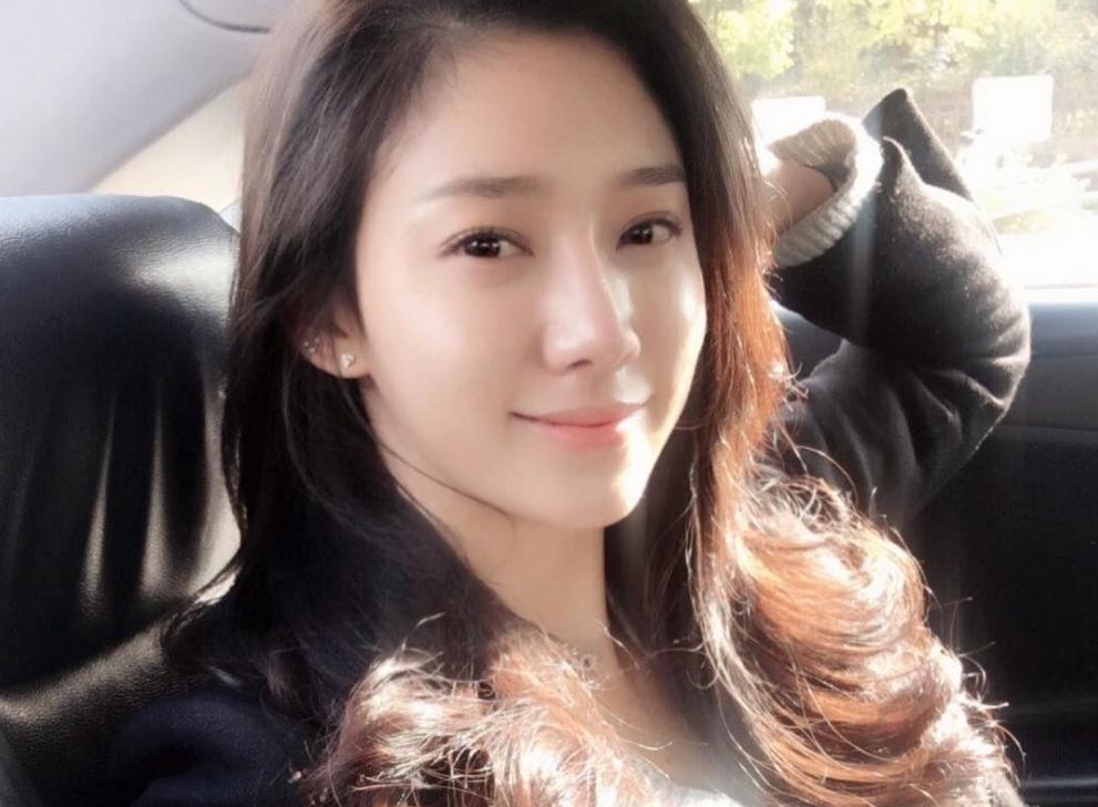 韩国女团“Baby Kara”成员Sojin生活自拍照