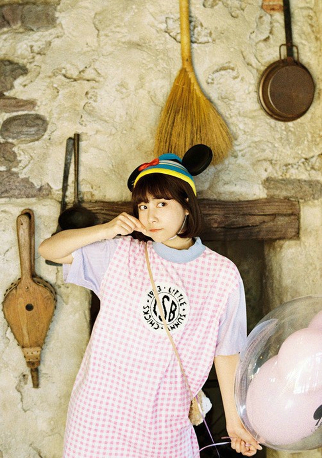 可爱呆萌漂亮女生游园写真