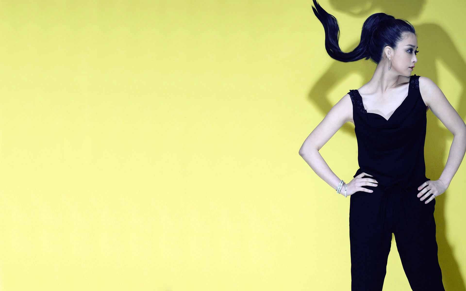 华妃娘娘蒋欣漂亮壁纸图片