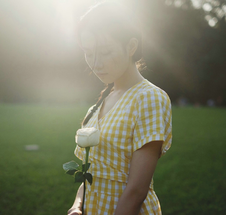 复古红色长裙美女魅力女人味散发