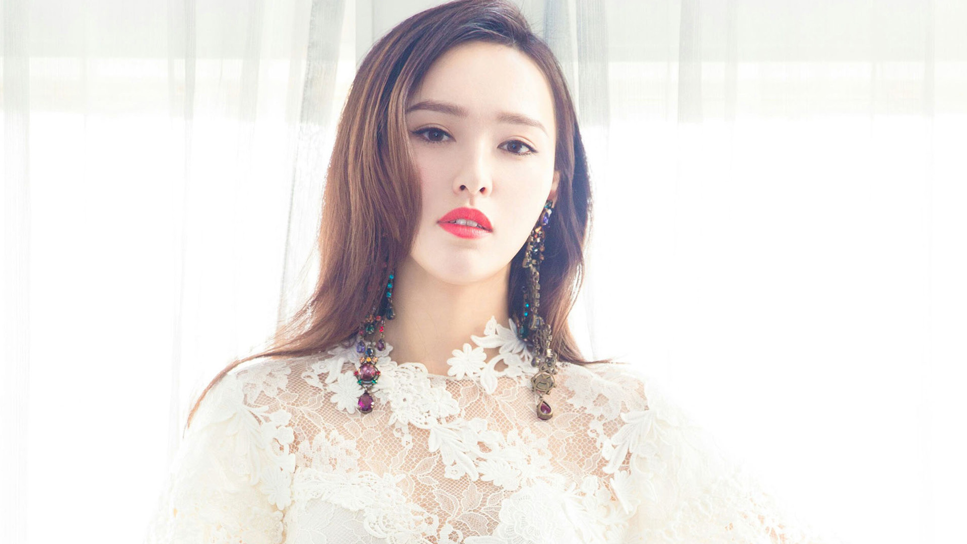 俏皮可爱人气大美女唐嫣