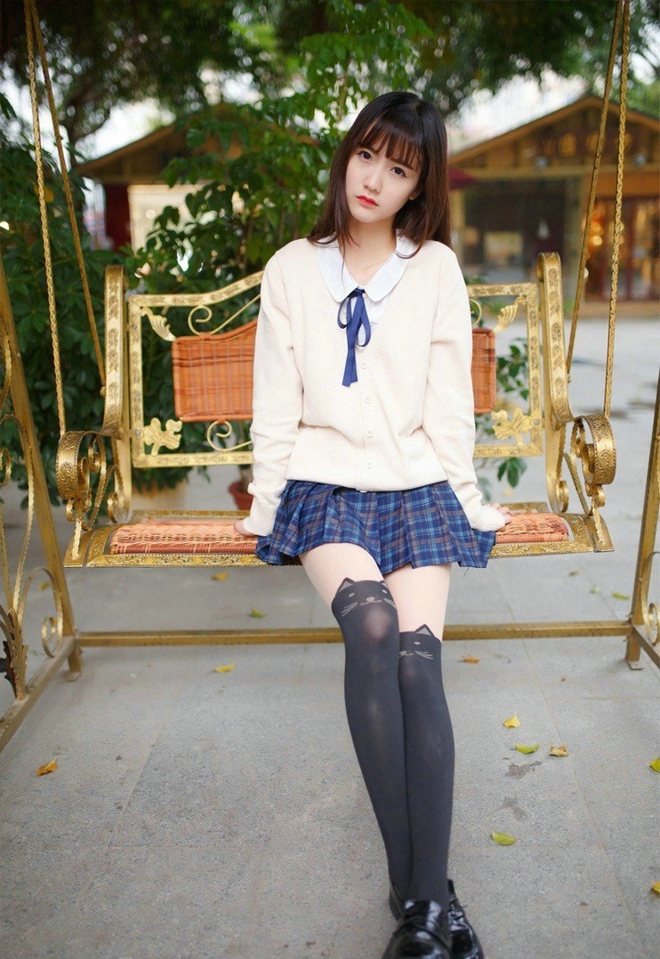 秀气艺术学院日系美女