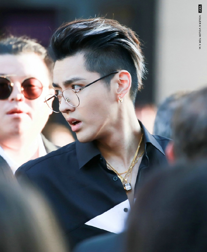 吴亦凡的凝视电眼十足美图写真