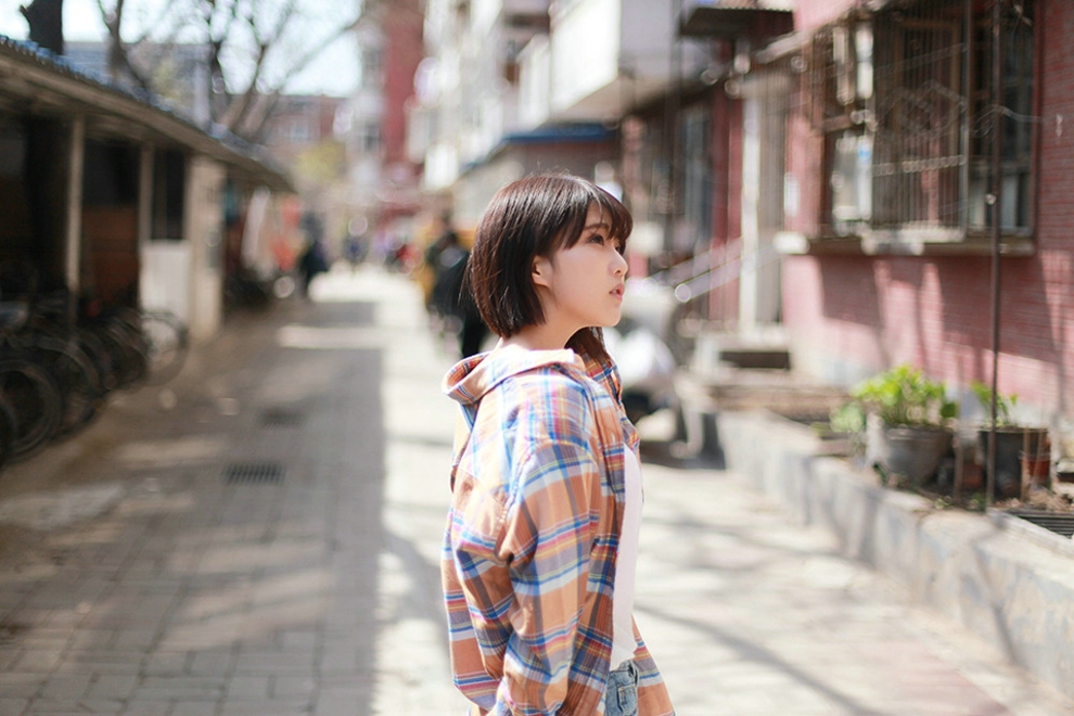 清纯短发妹子户外甜美娇巧唯美写真