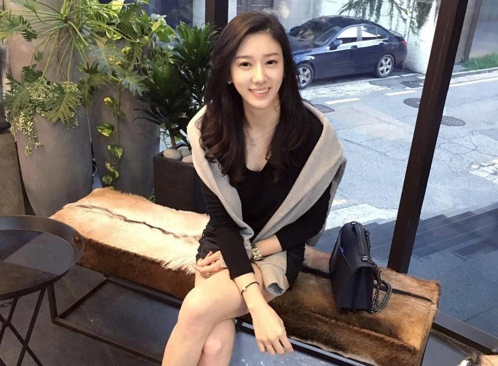 韩国女团“Baby Kara”成员Sojin生活自拍照