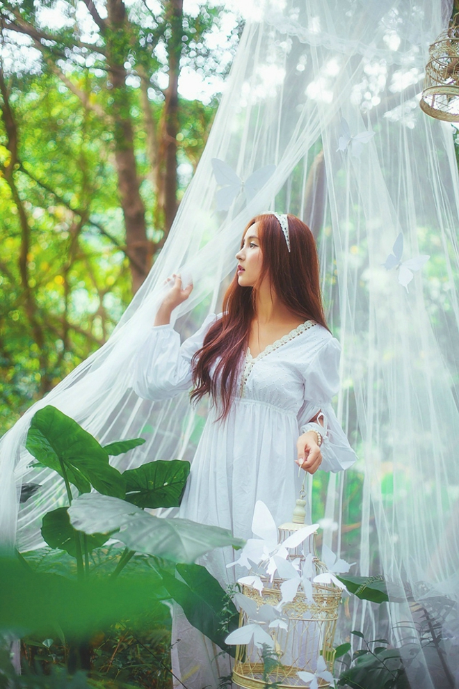 纯白长裙唯美仙子清新优雅艺术照