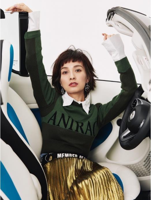 吴昕短发赫本妆照片