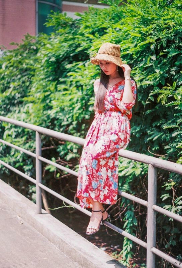 复古红色长裙美女魅力女人味散发