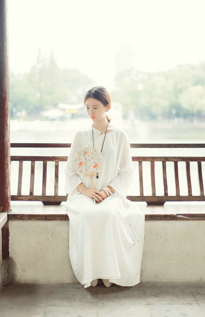 古色茶香古典干净女子清新户外写真