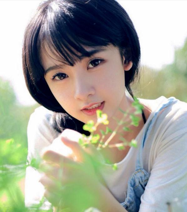 清纯靓丽的美少女 将我心儿都融化