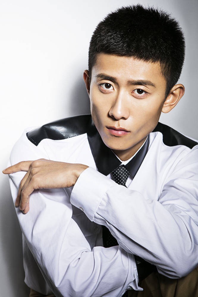 张一山近期个人杂志写真