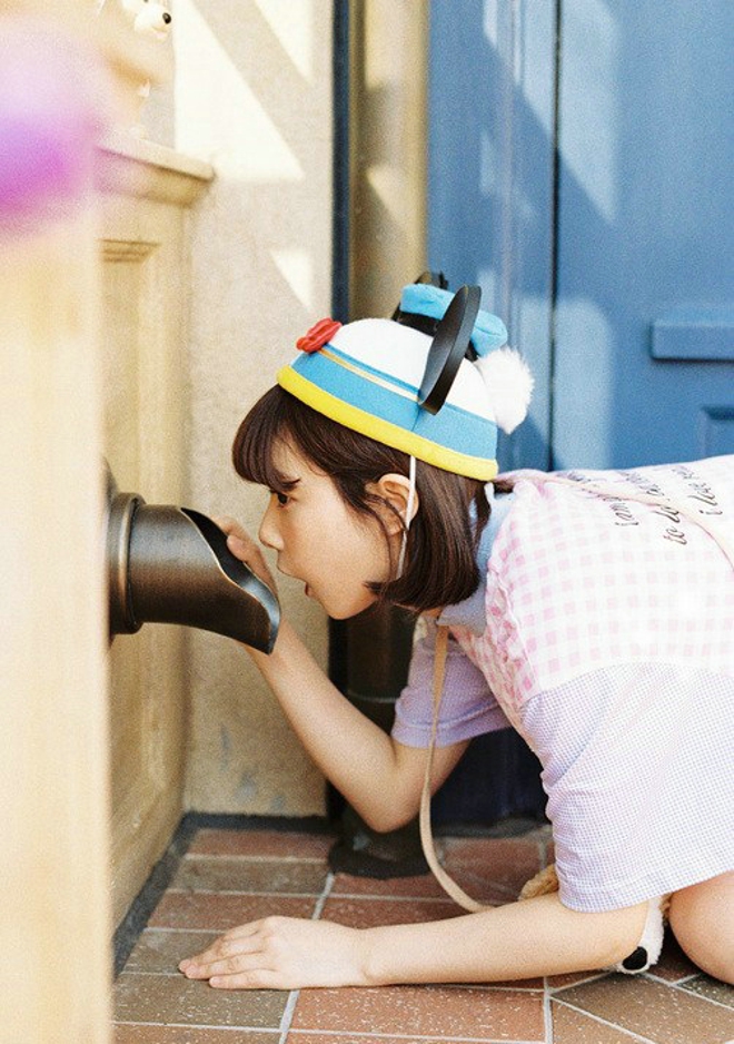 可爱呆萌漂亮女生游园写真