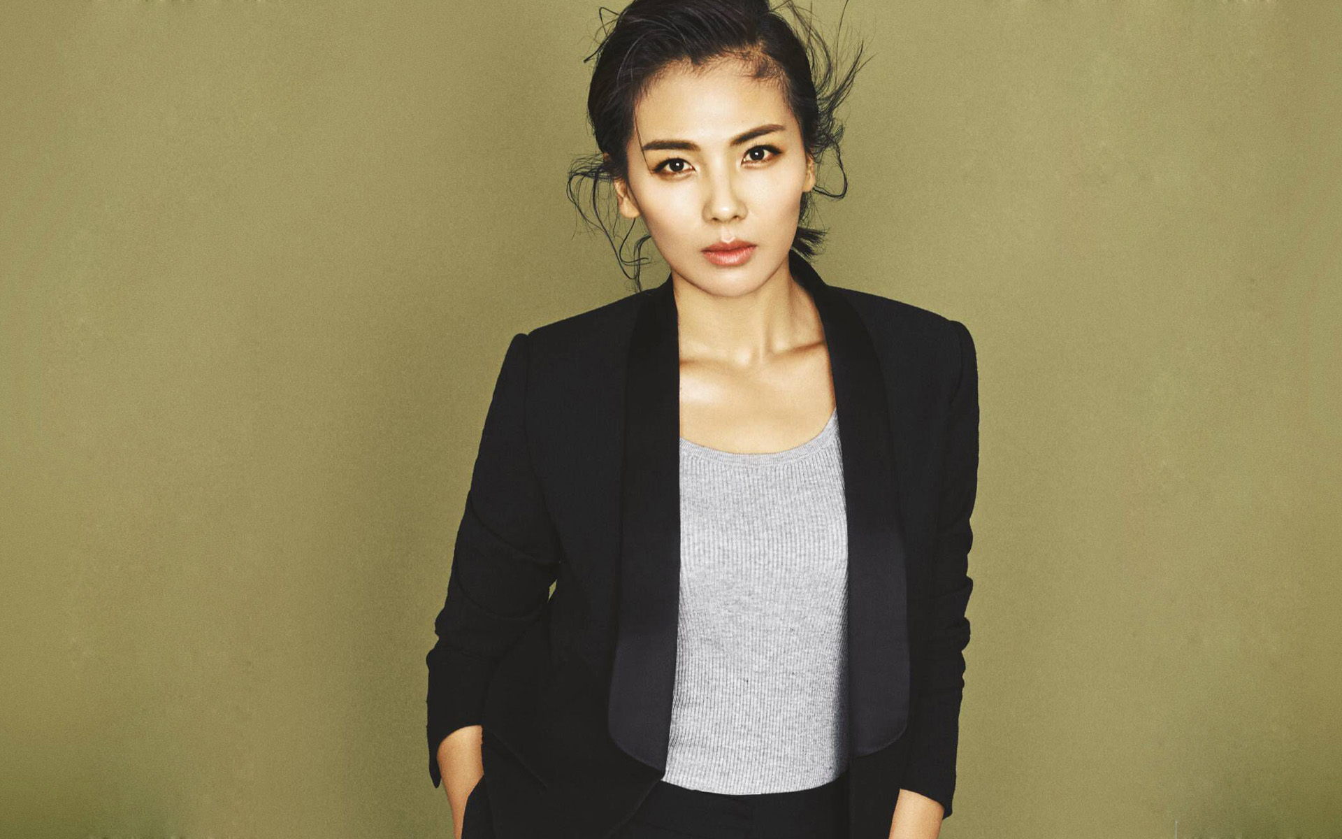 霸气刘涛时尚桌面壁纸