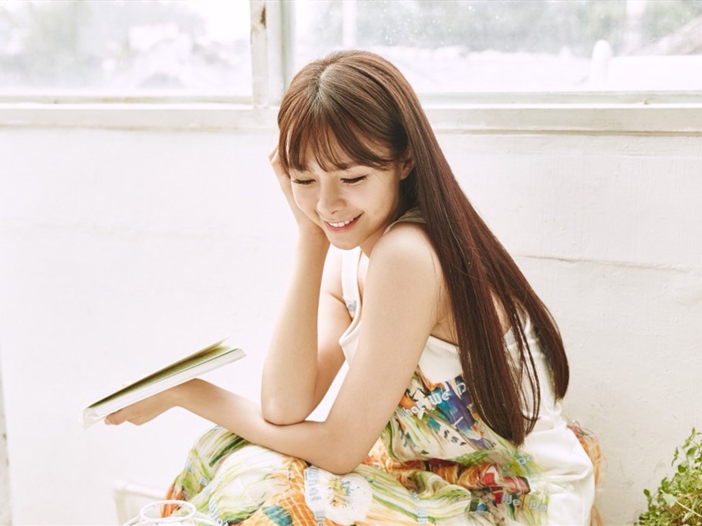 优雅大方主持人沈梦辰图片