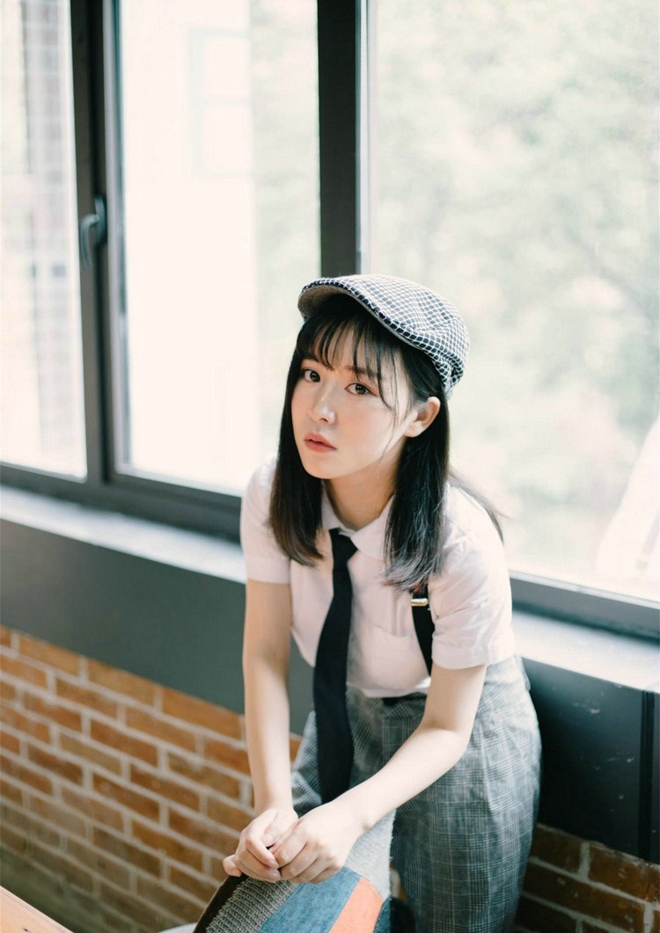 逛书店清纯阳光可爱校园美女