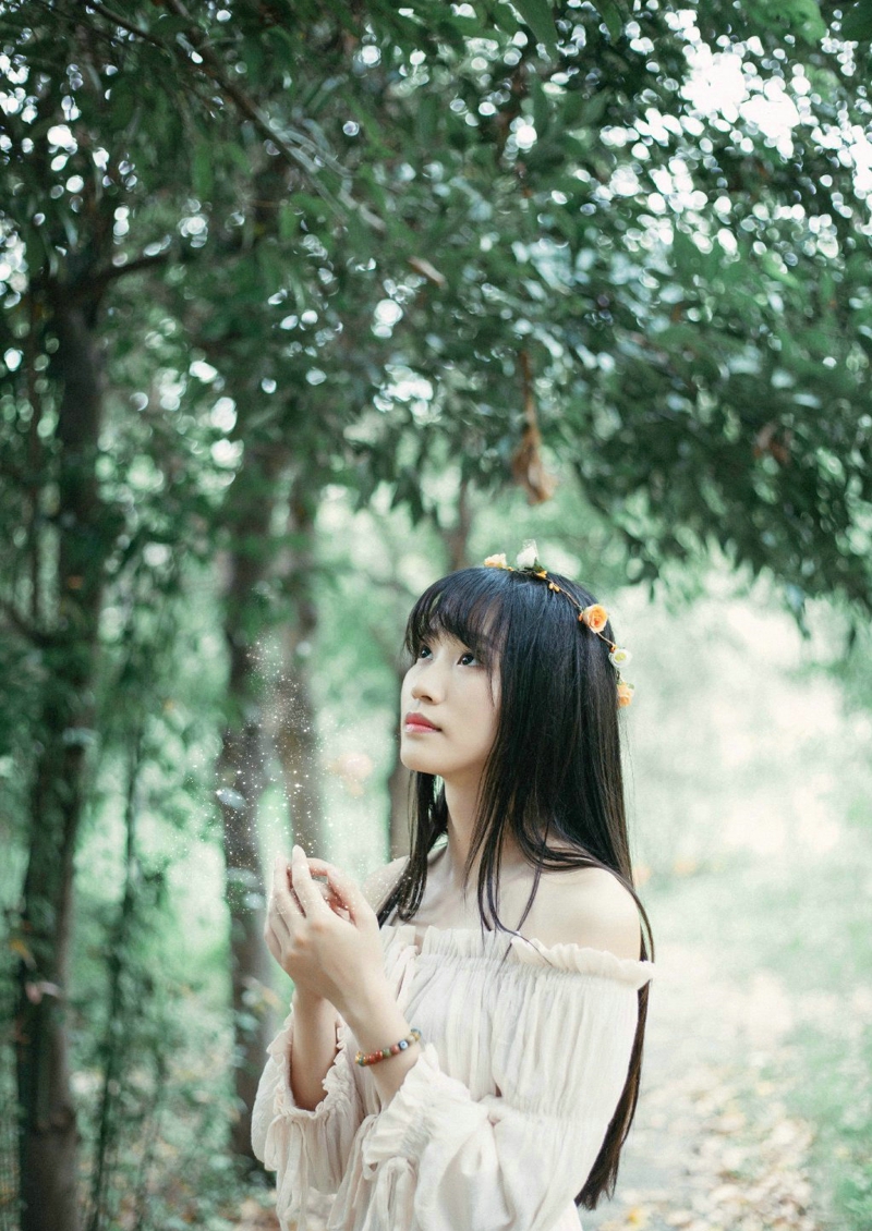 帅气皮衣美女率性随性养眼写真