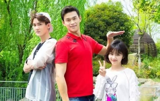 浪花一朵朵白云CP上演最萌身高差