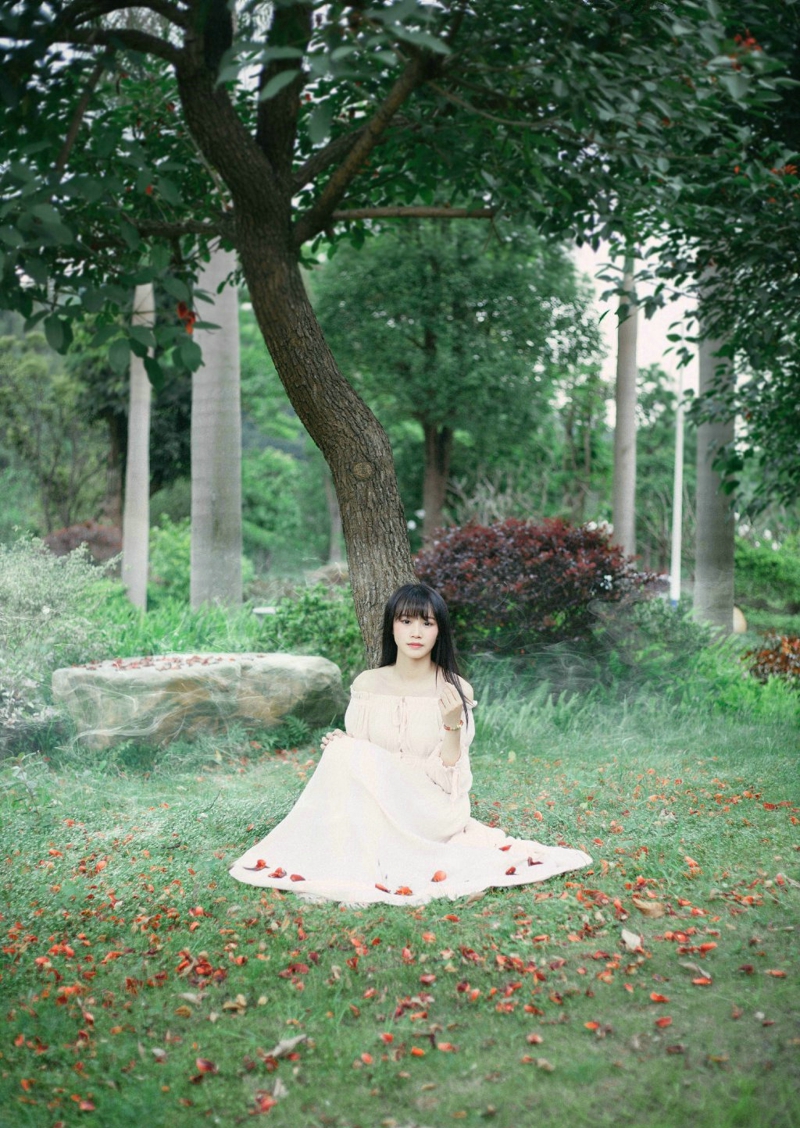 帅气皮衣美女率性随性养眼写真