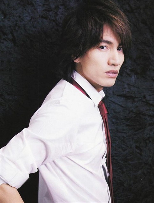 言承旭帅气写真图片