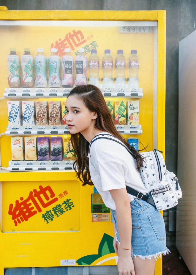 阳光文艺小清新女生星期天写真