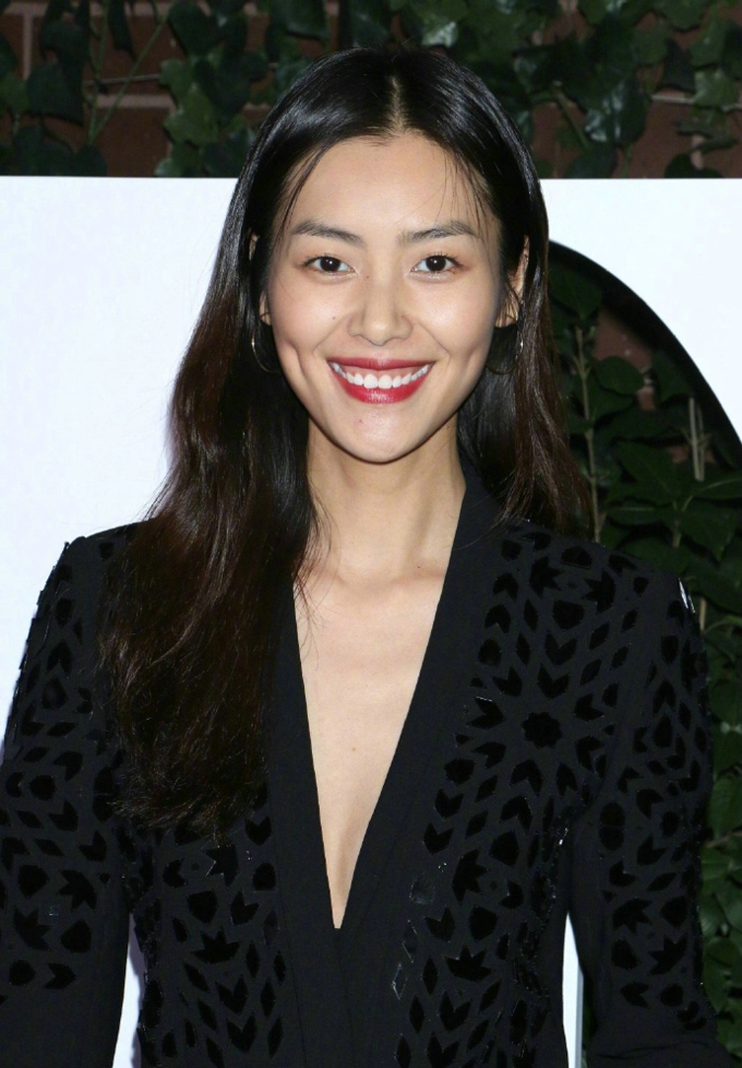 刘雯性感又帅气 气场强大写真