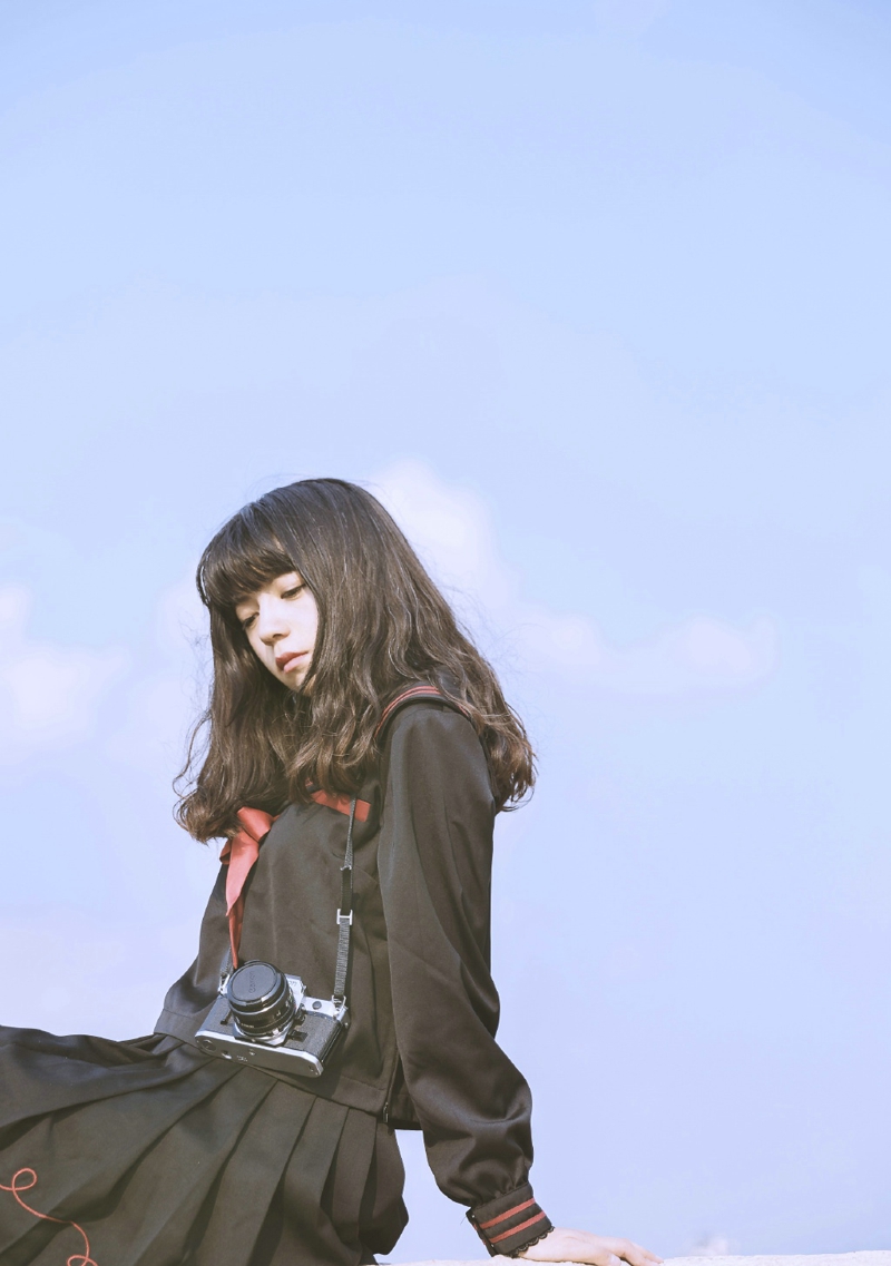 甜美日系美女卷发精致五官清新怡人