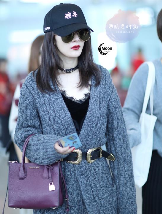 最新杨幂机场私搭图