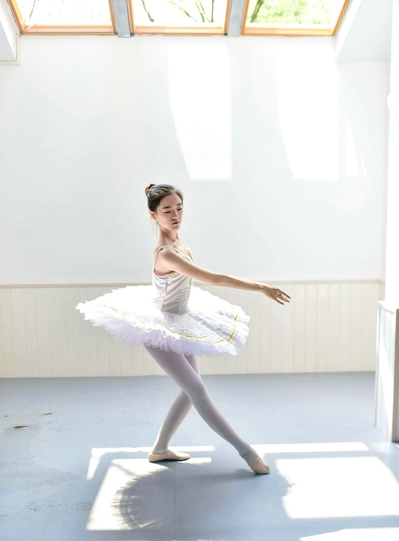 格子衬衫氧气美女清新阳光迷人写真