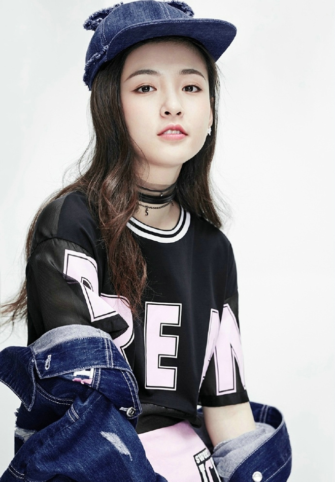 吴倩俏皮可爱写真合集