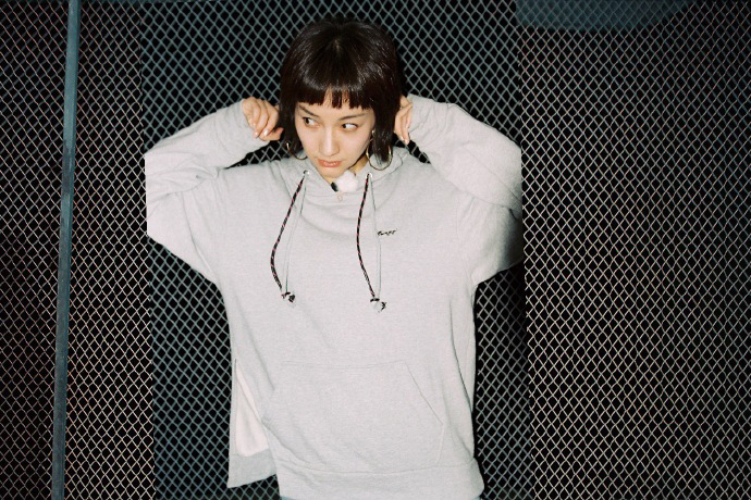 吴昕时尚桌面壁纸