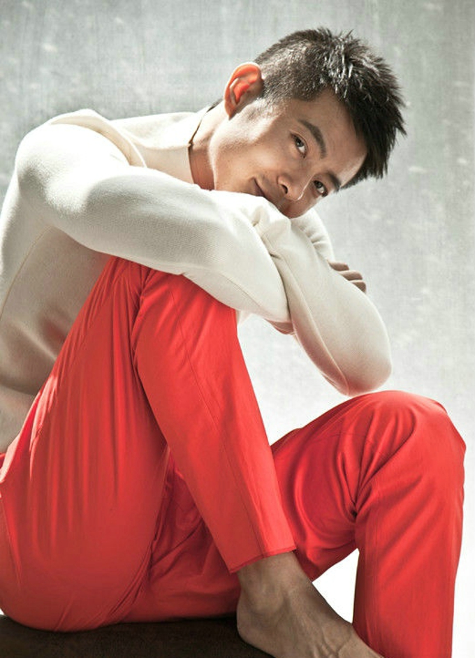 柳明明气质帅气十足写真